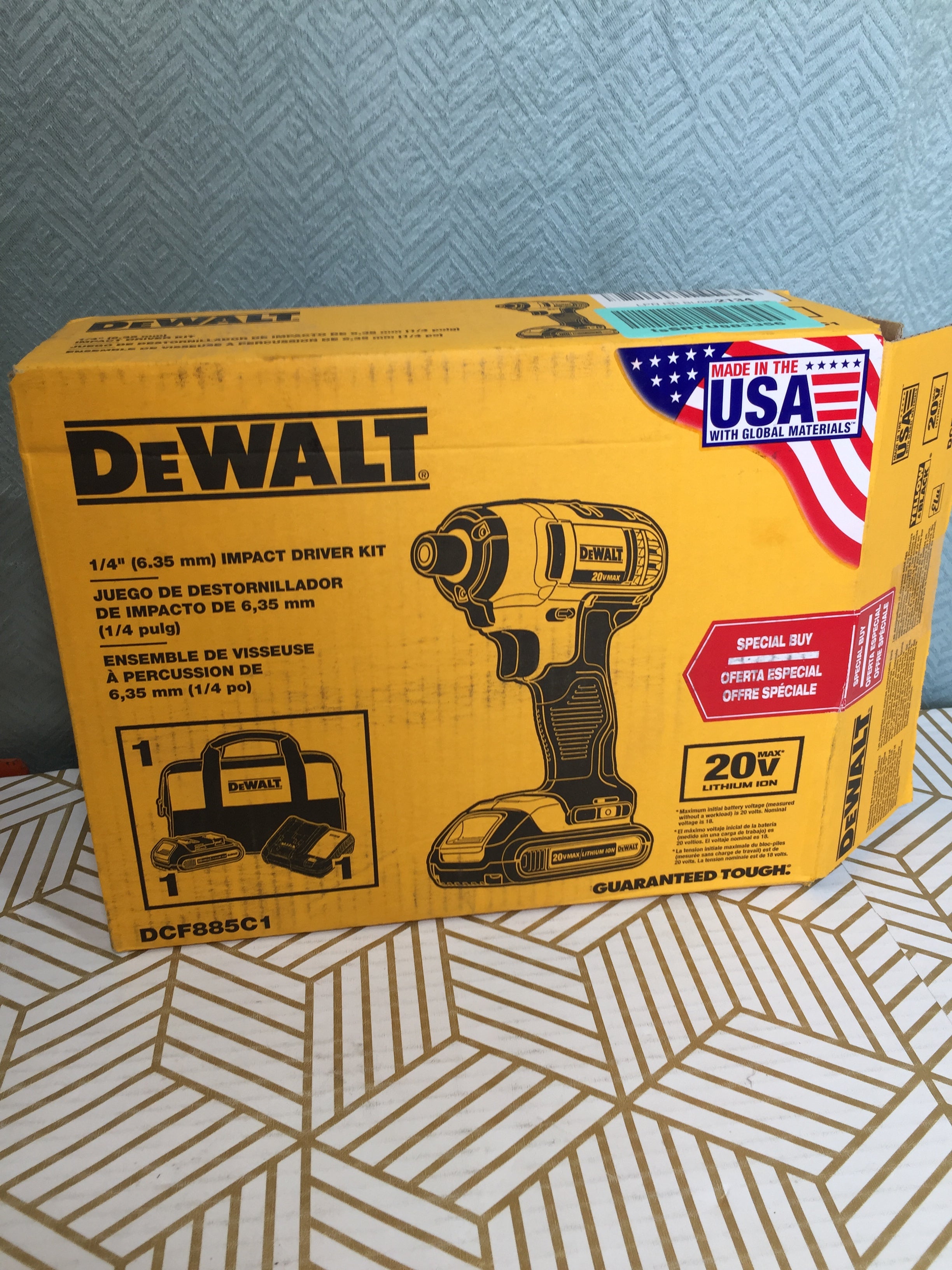 DEWALT 20V Max Impact Driver Kit, 1/4-Inch (DCF885C1) *EXCELLENT CONDITION* (7856396927214)